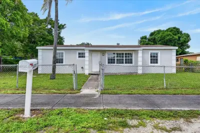 2885 NW 155th Ter, Miami Gardens: photo 1 of 42