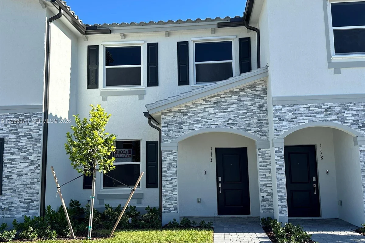 1154 SE 2nd St, Florida City: photo 1 of 14