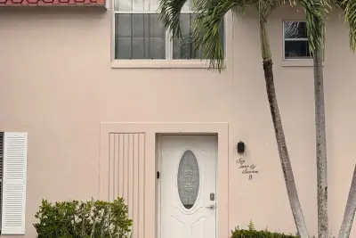 627 Laconia Cir #B, Lake Worth: photo 1 of 26