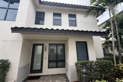 8275 NW 48th St, Doral: photo 1 of 34