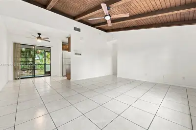 487 Glenwood Dr, West Palm Beach: photo 1 of 29