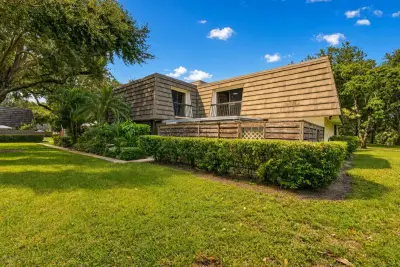 506 5th Ter, Palm Beach Gardens: photo 1 of 87