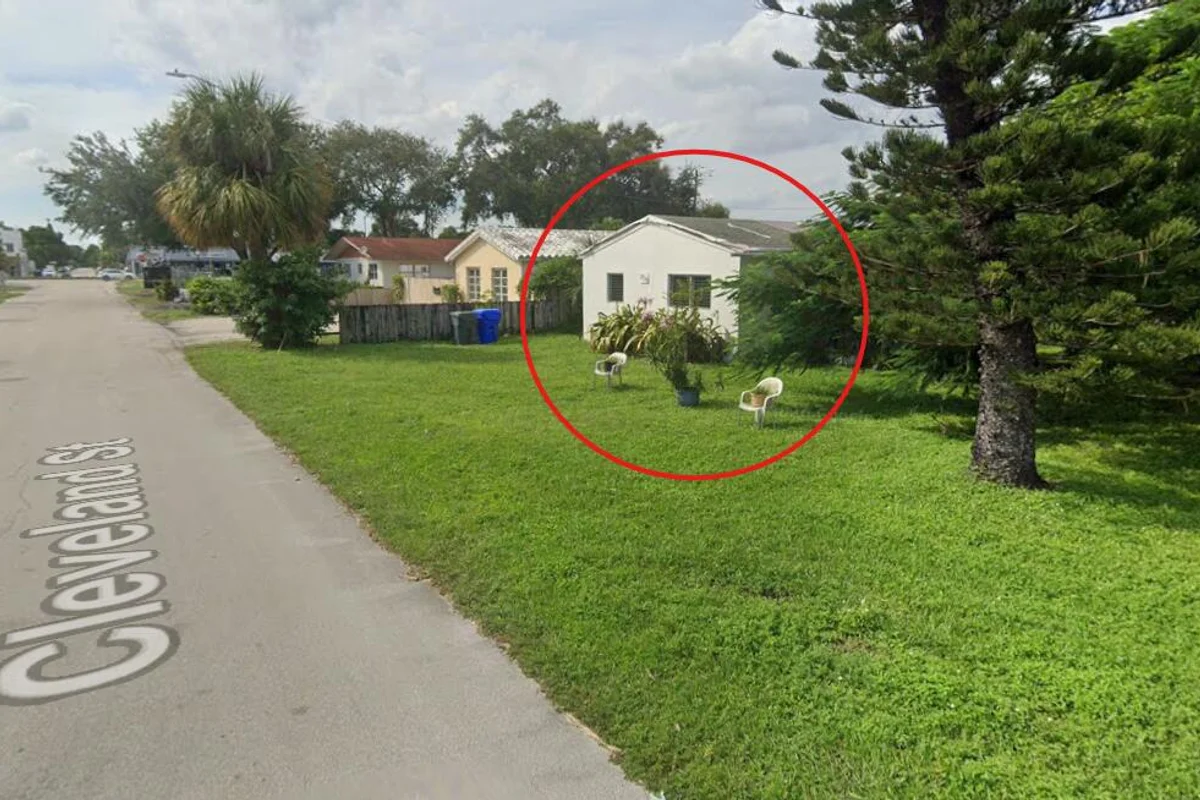 1713 Cleveland St, Hollywood: photo 1 of 6