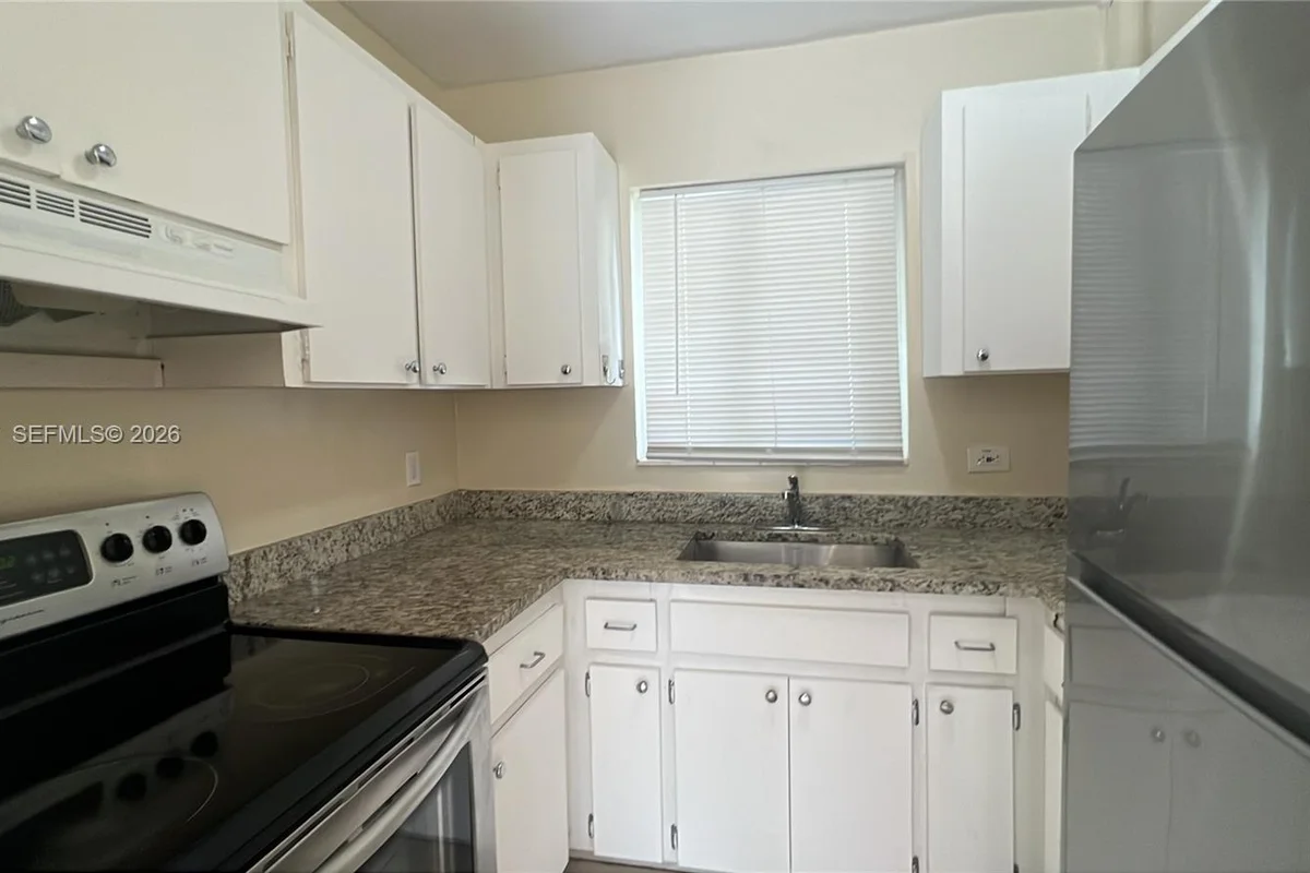 2251 NE 170th St #210, North Miami Beach: photo 1 of 12