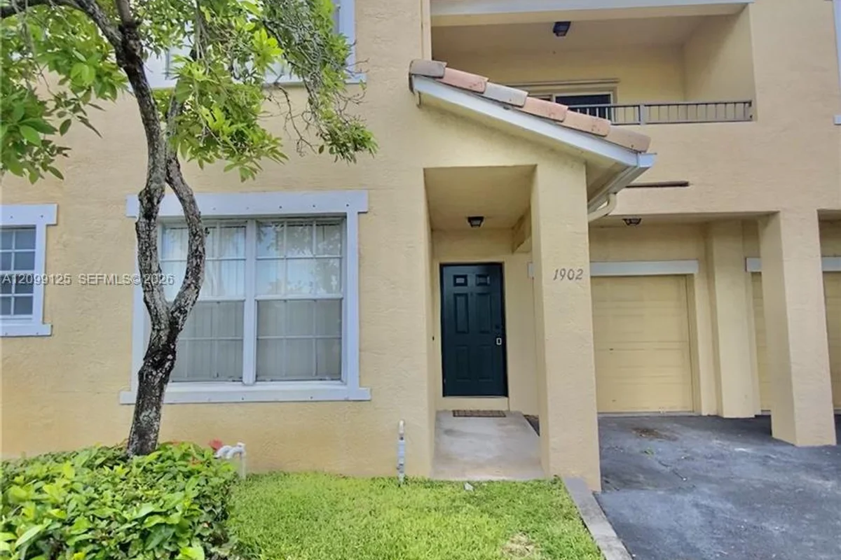1902 Belmont Ln, North Lauderdale: photo 1 of 20