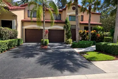 1000 NW 105th Way, Plantation: photo 1 of 11