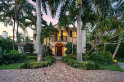 223 Coral Ln, Palm Beach: photo 1 of 42