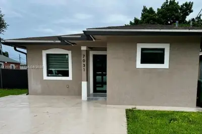 7031 NW 20th Ave, Miami: photo 1 of 32