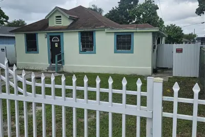 2315 NW 81st St, Miami: photo 1 of 2