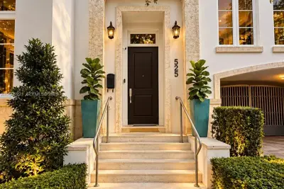 525 Anastasia Ave, Coral Gables: photo 1 of 10