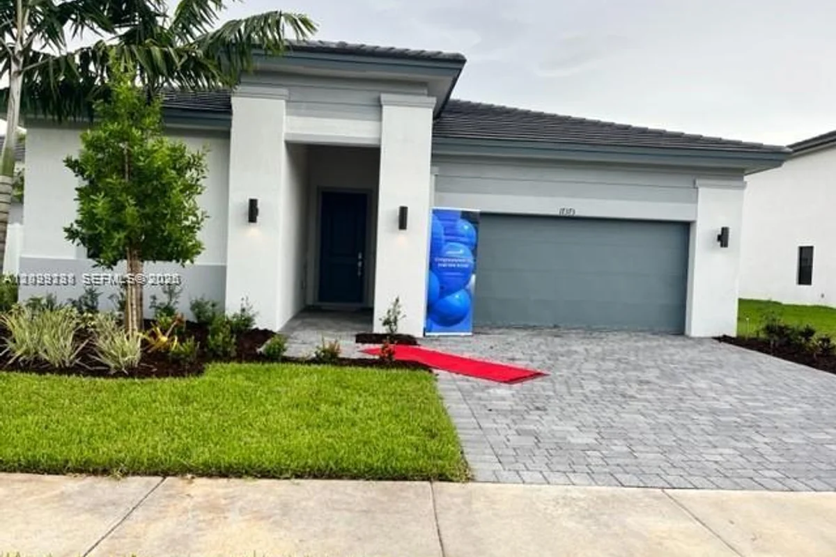 17373 SW 46 St, Miramar: photo 1 of 12