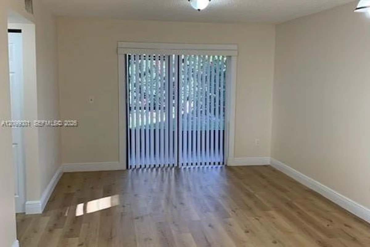 9720 Hammocks Blvd #37-103, Miami: photo 1 of 6