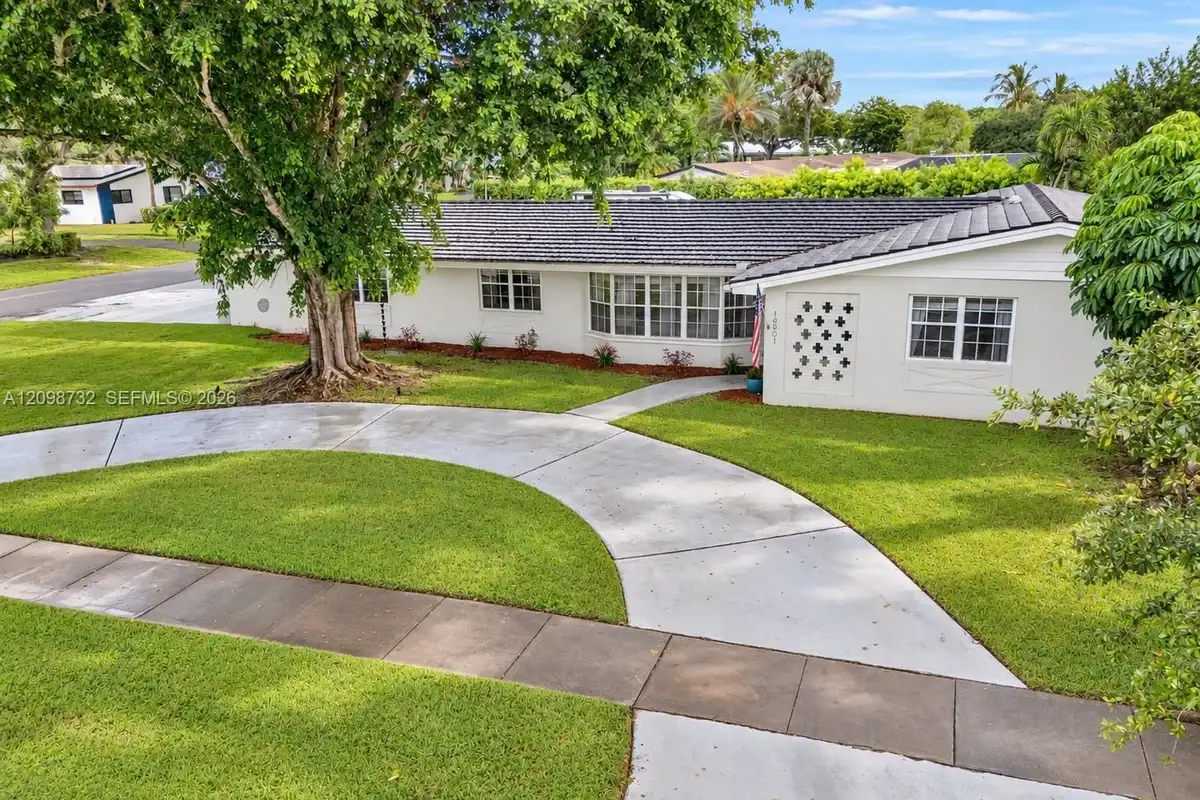 16401 SW 82nd Ave, Palmetto Bay: photo 1 of 22