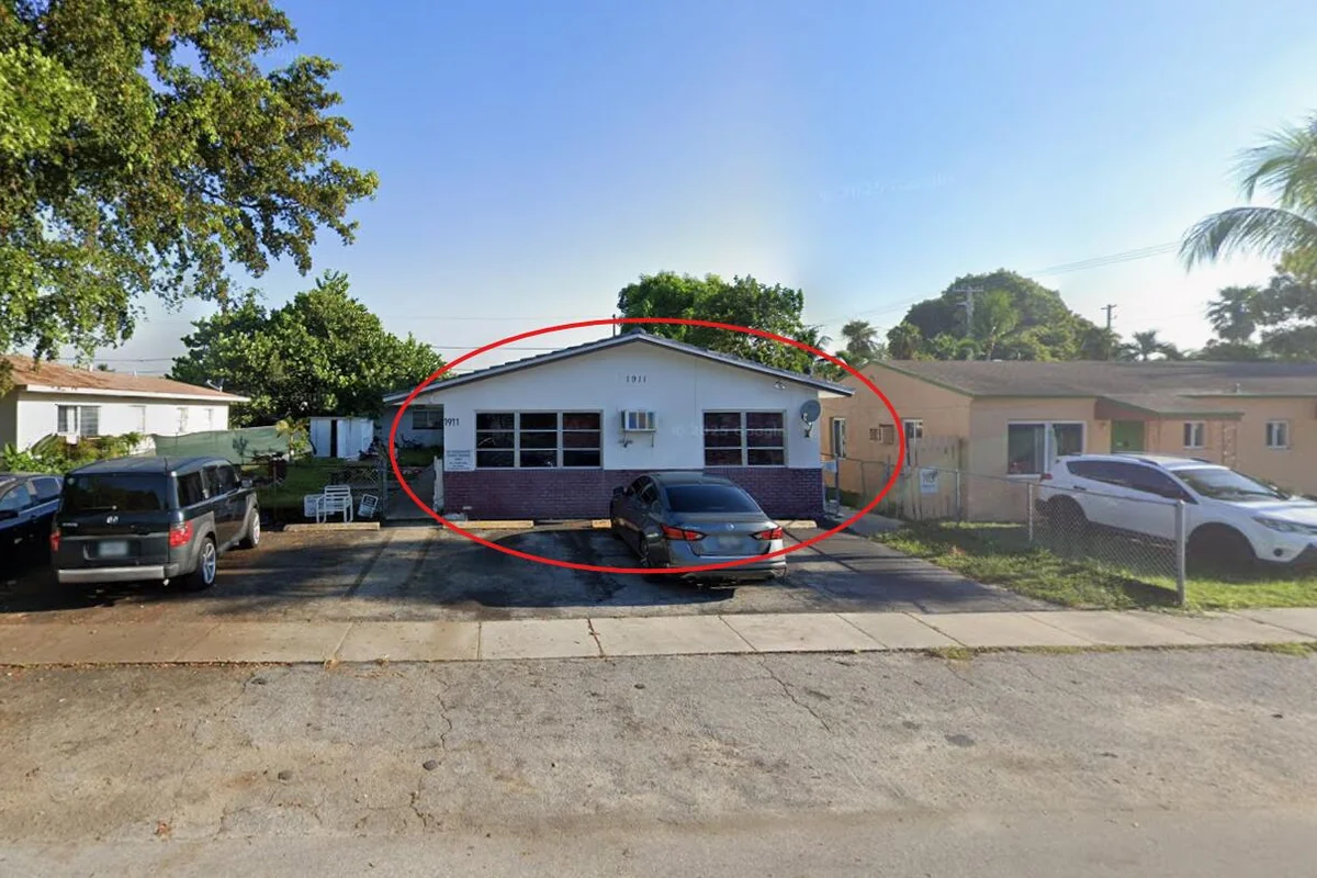 1911 Roosevelt #1, Hollywood: photo 1 of 7