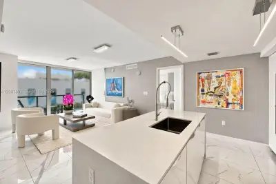 9521 E Bay Harbor Dr #601, Bay Harbor Islands: photo 1 of 17