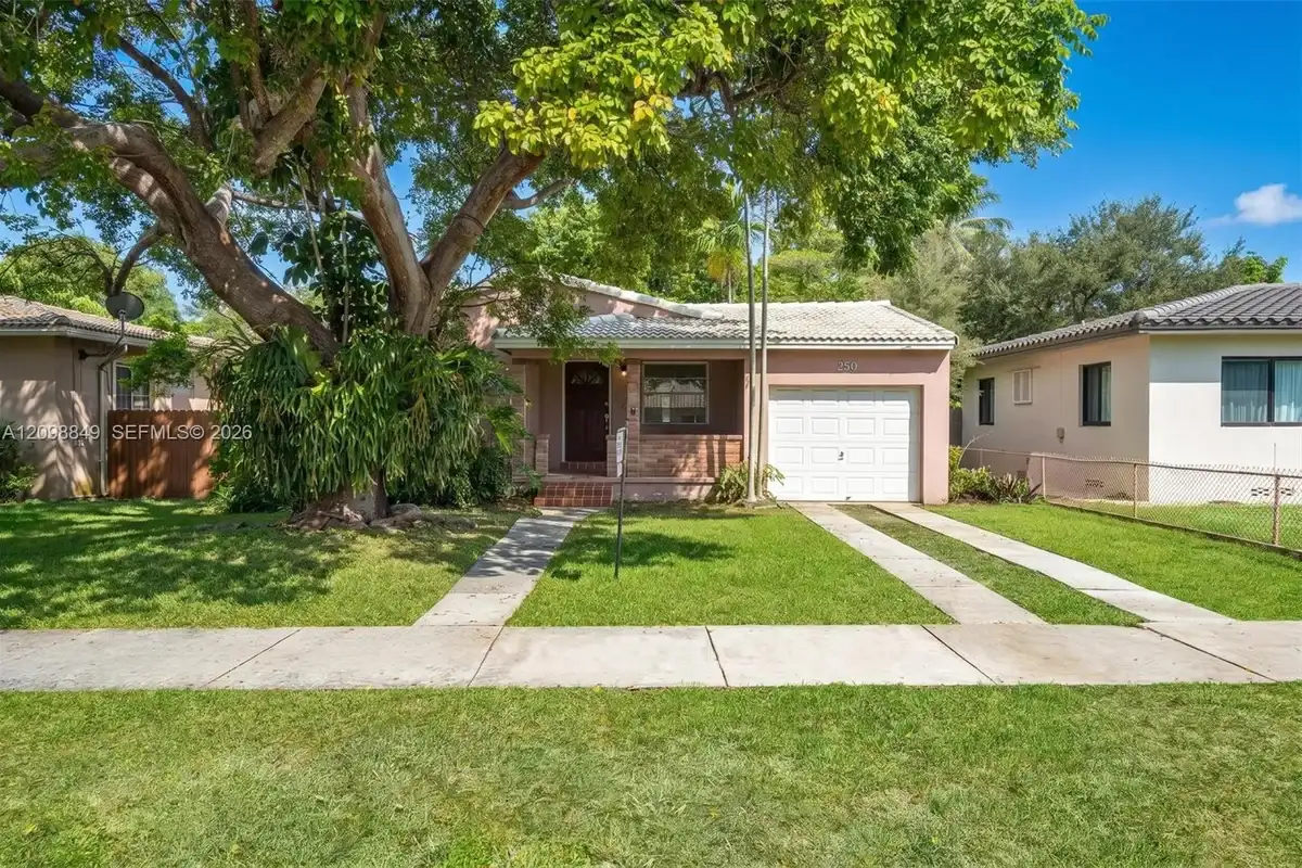 250 Laurel Way, Miami Springs: photo 1 of 38