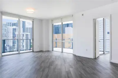 1010 SW 2nd Ave #1104, Miami: photo 1 of 25