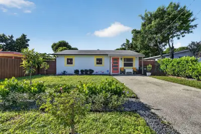 220 Reigle Ave, Delray Beach: photo 1 of 34
