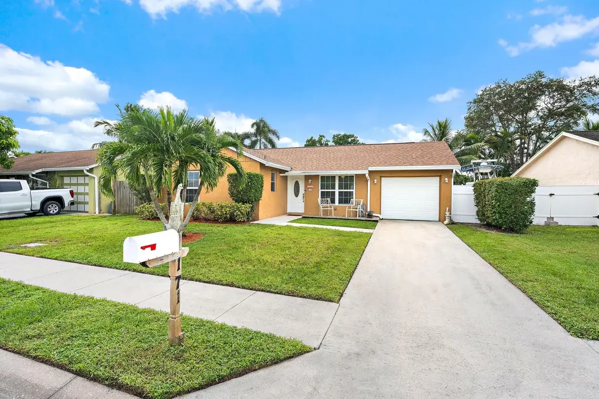 171 Banyan Cir, Jupiter: photo 1 of 16