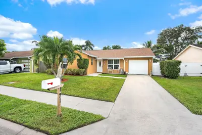 171 Banyan Cir, Jupiter: photo 1 of 16