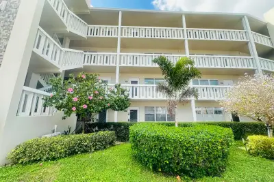 162 Grantham E, Deerfield Beach: photo 1 of 54