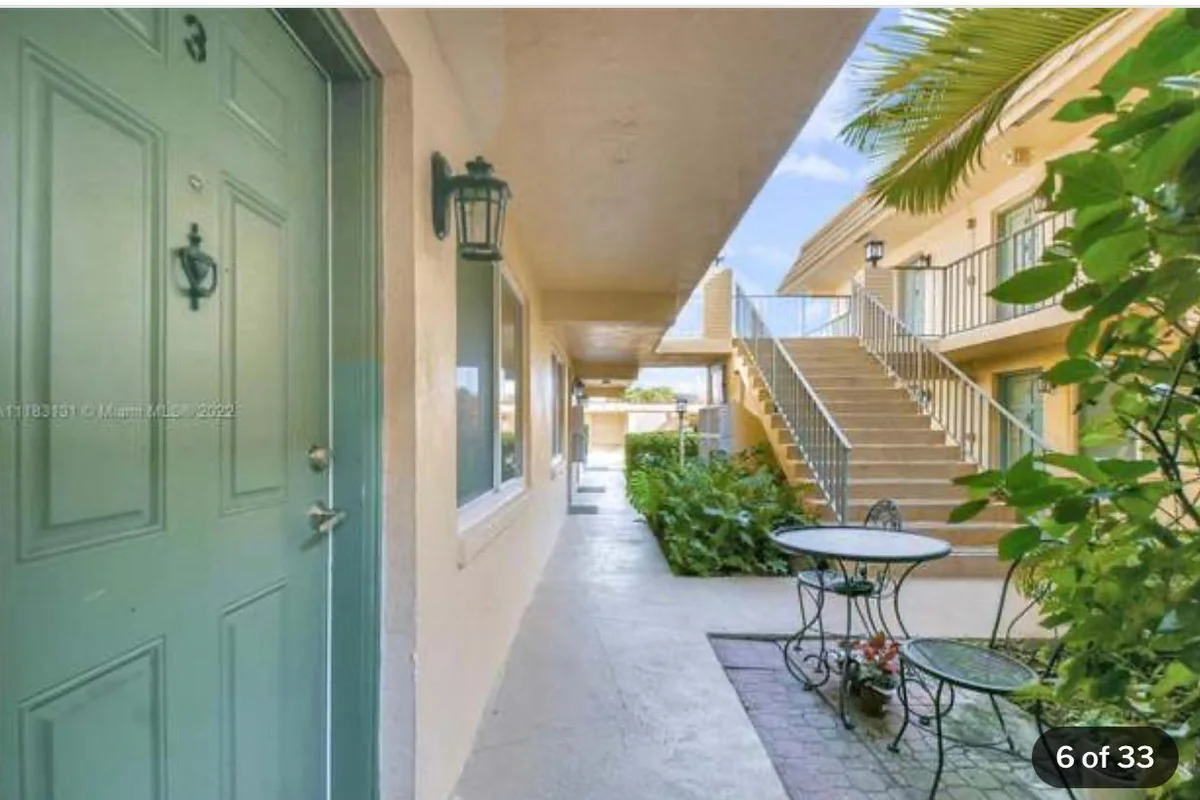 2300 SE 2nd St #11, Pompano Beach: photo 1 of 16