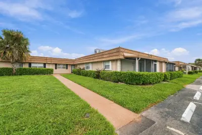 334 Seville N, Delray Beach: photo 1 of 36