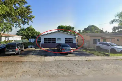 1911 Roosevelt St #3, Hollywood: photo 1 of 7