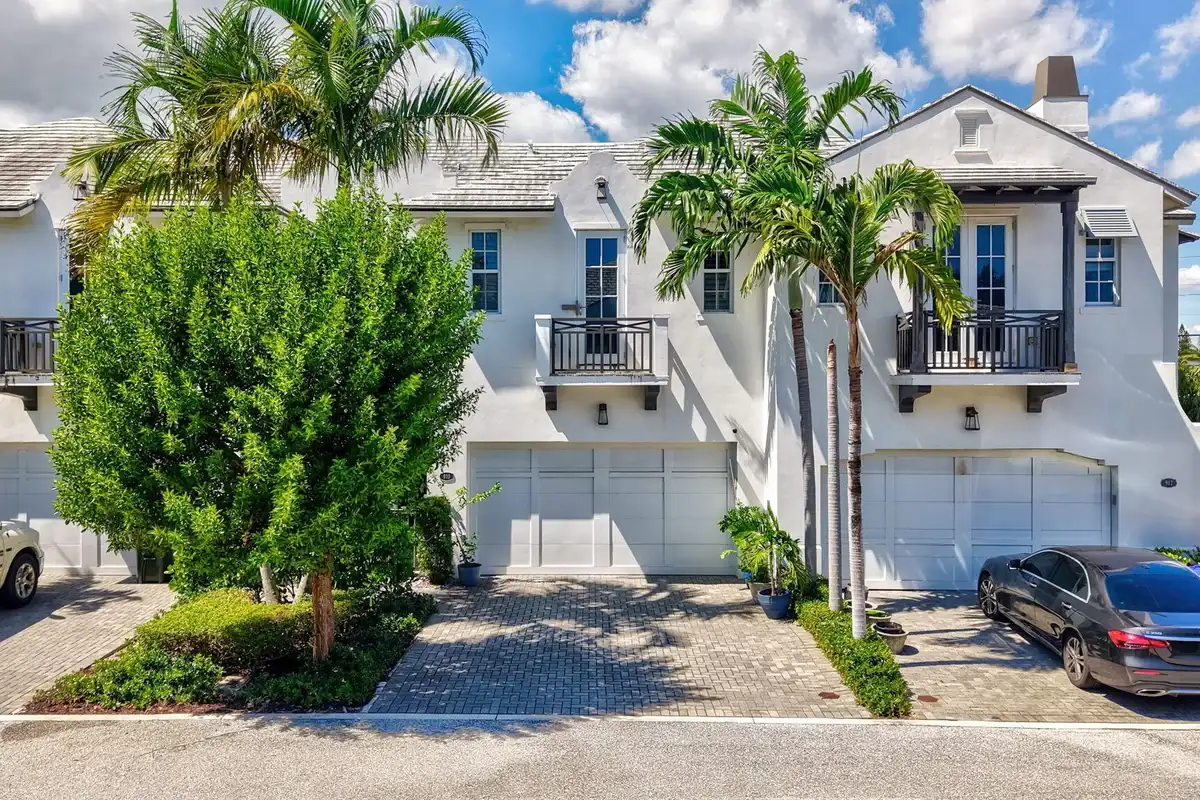 910 Hamilton Ln, Delray Beach: photo 1 of 34