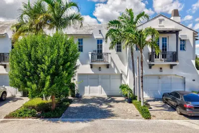 910 Hamilton Ln, Delray Beach: photo 1 of 34