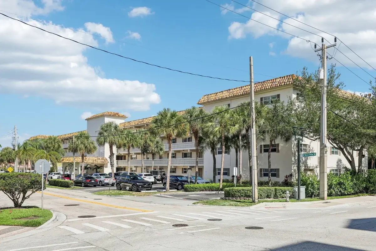 200 E Royal Palm Rd #3040, Boca Raton: photo 1 of 37