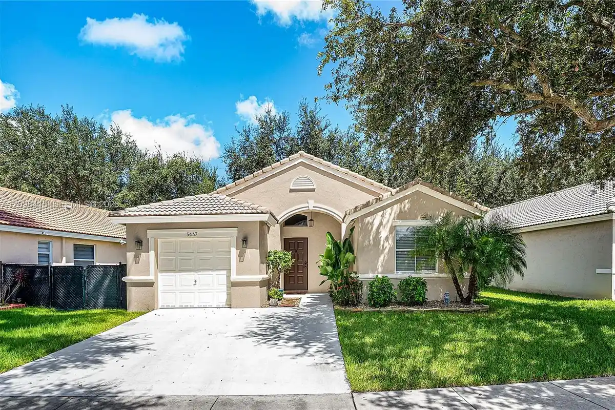 5437 NW 50th Ct, Coconut Creek: photo 1 of 59