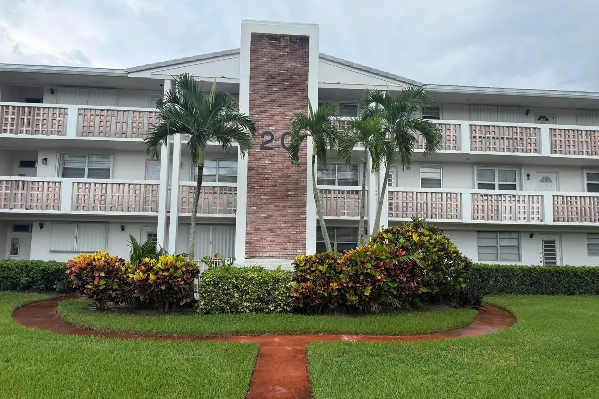 20 SE 13th St #a2, Boca Raton: photo 1 of 21