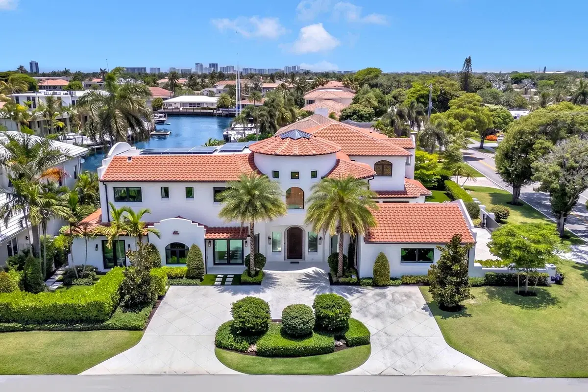 2300 NE 34th Ct, Lighthouse Point: photo 1 of 87