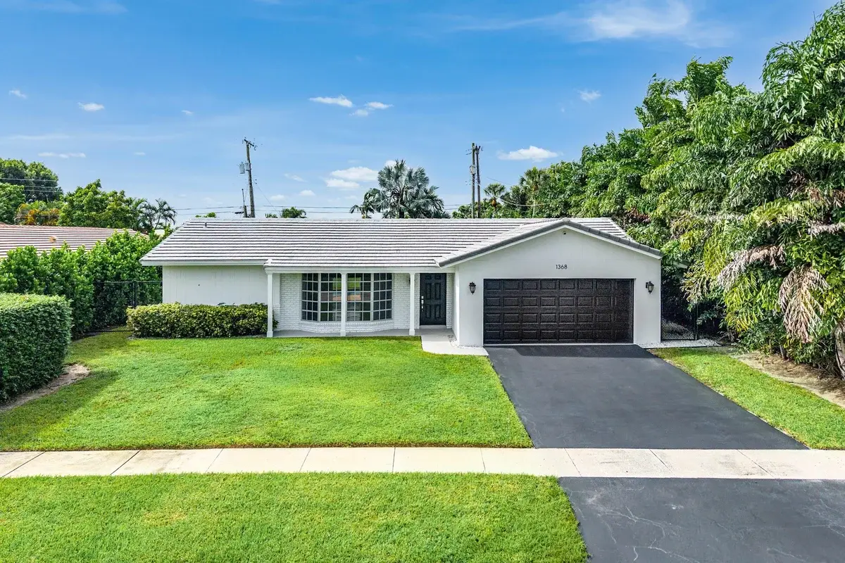 1368 SW 13th St, Boca Raton: photo 1 of 27
