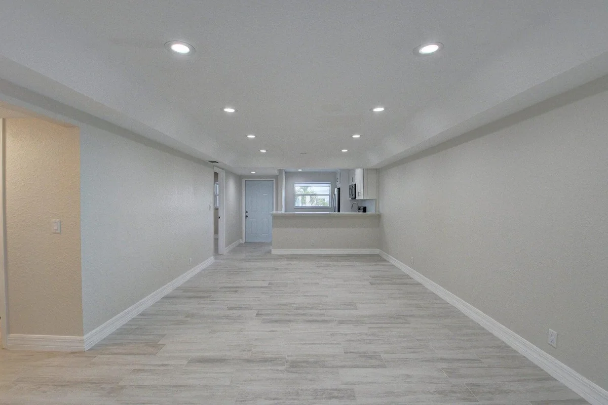 398 W Camino Real #1, Boca Raton: photo 1 of 22