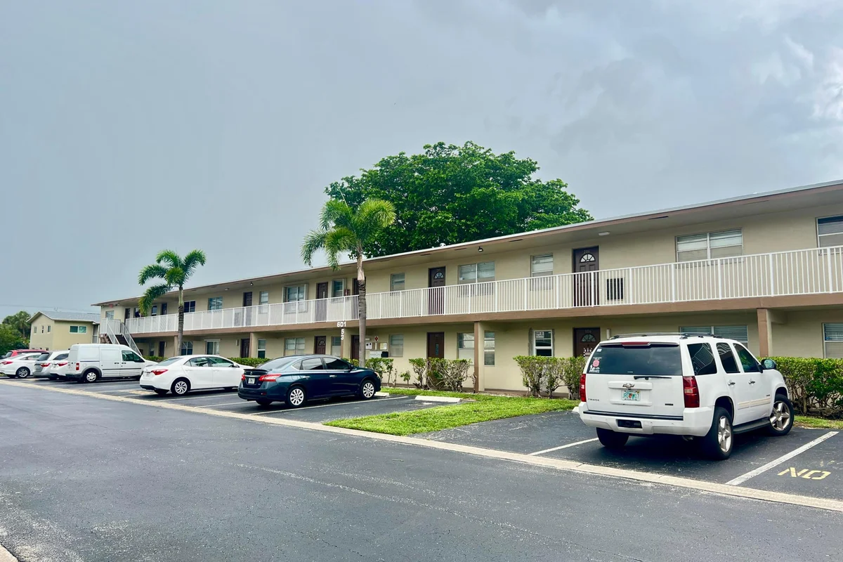 601 NW 78th Ter #205, Margate: photo 1 of 19