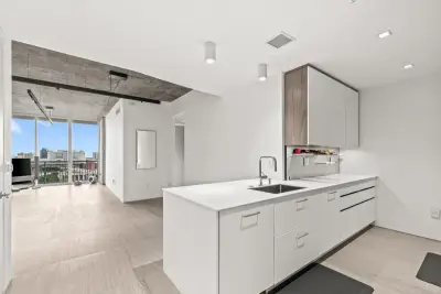 300 S Australian Ave #1104, West Palm Beach: photo 1 of 32