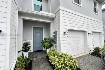 4528 Hollister Ave, Lake Worth: photo 1 of 43