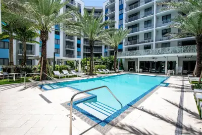 3645 NW 36th St #322, Miami: photo 1 of 29