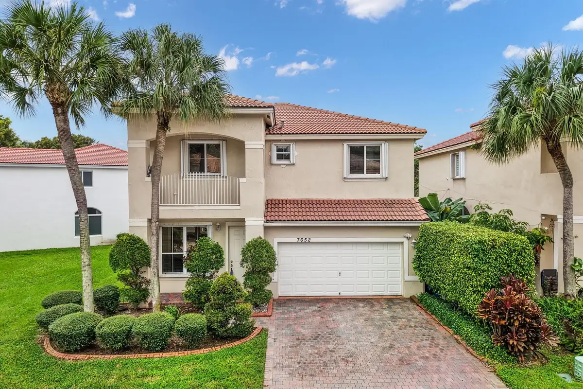 7652 NW 23rd St, Pembroke Pines: photo 1 of 49