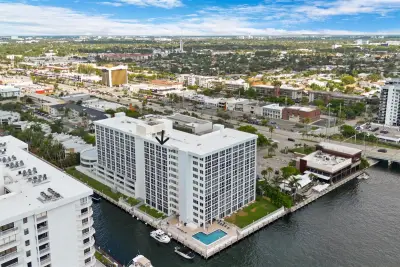 3100 NE 49th St #1105, Fort Lauderdale: photo 1 of 27