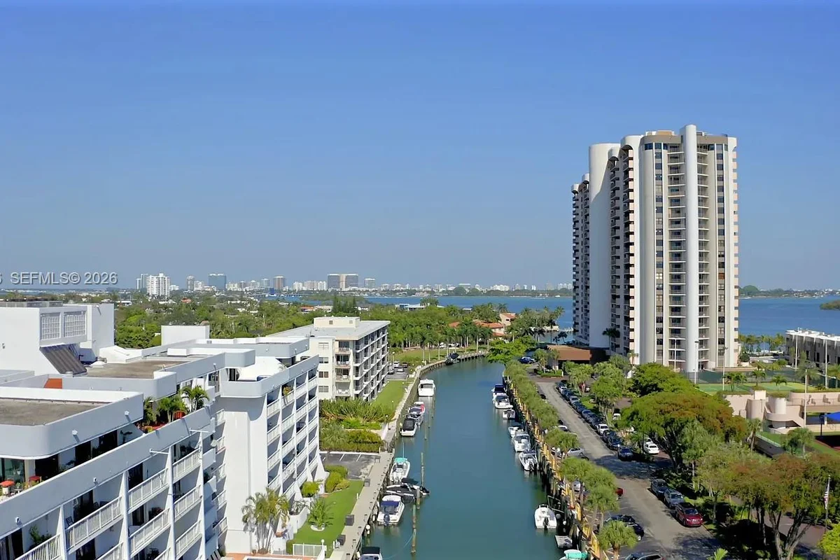 1650 NE 115th St #207, Miami: photo 1 of 17