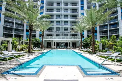 3645 NW 36th St #504, Miami: photo 1 of 32
