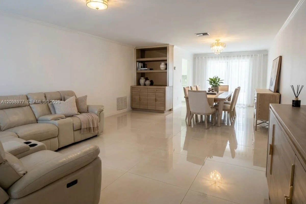 9067 SW 1st Rd, Boca Raton: photo 1 of 13