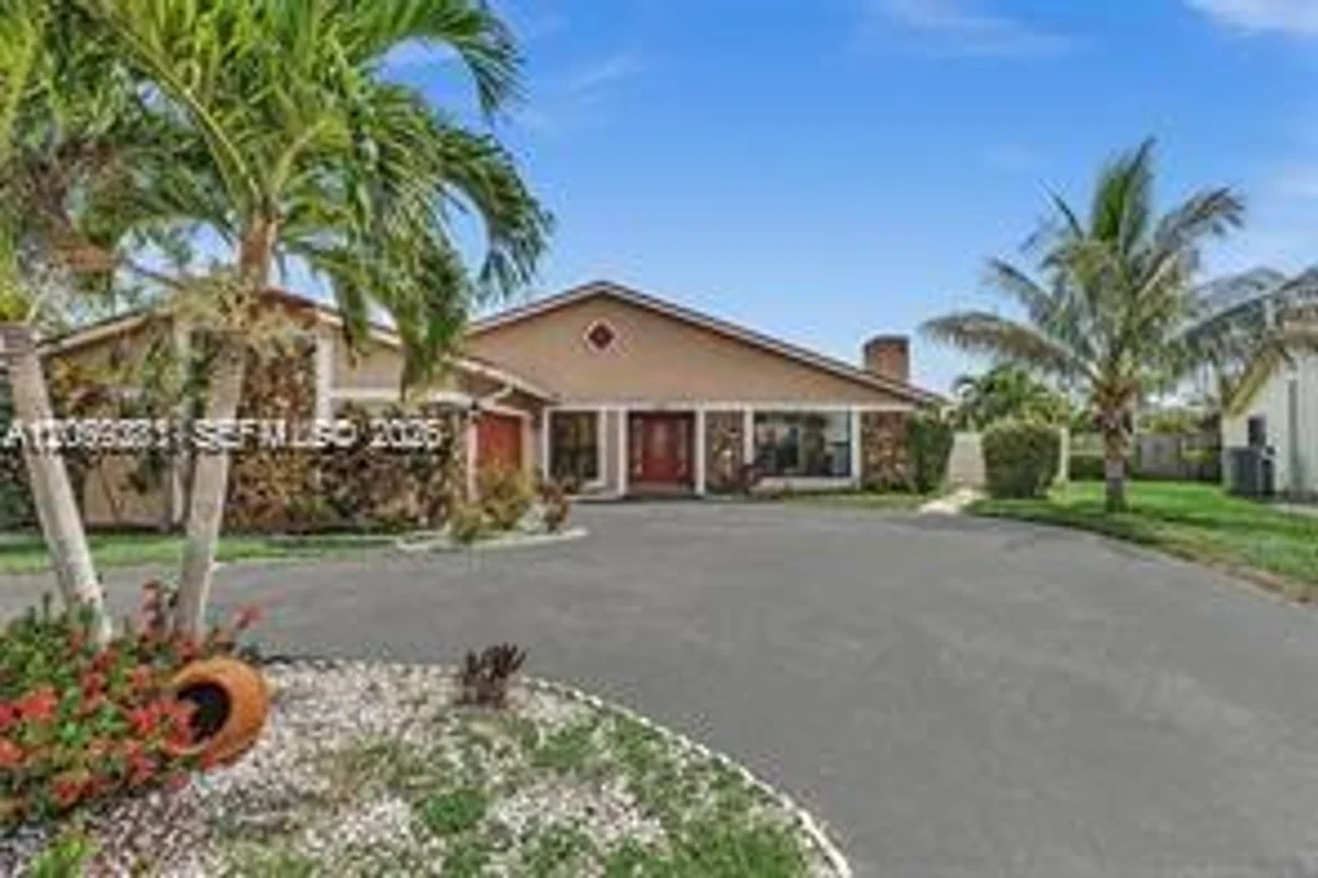 7480 NW 37th Ct, Lauderhill: photo 1 of 28