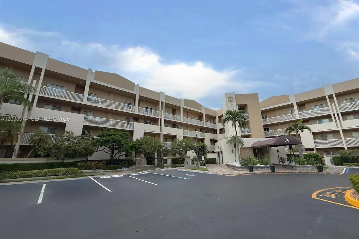 7807 Granville Dr #104, Tamarac: photo 1 of 15