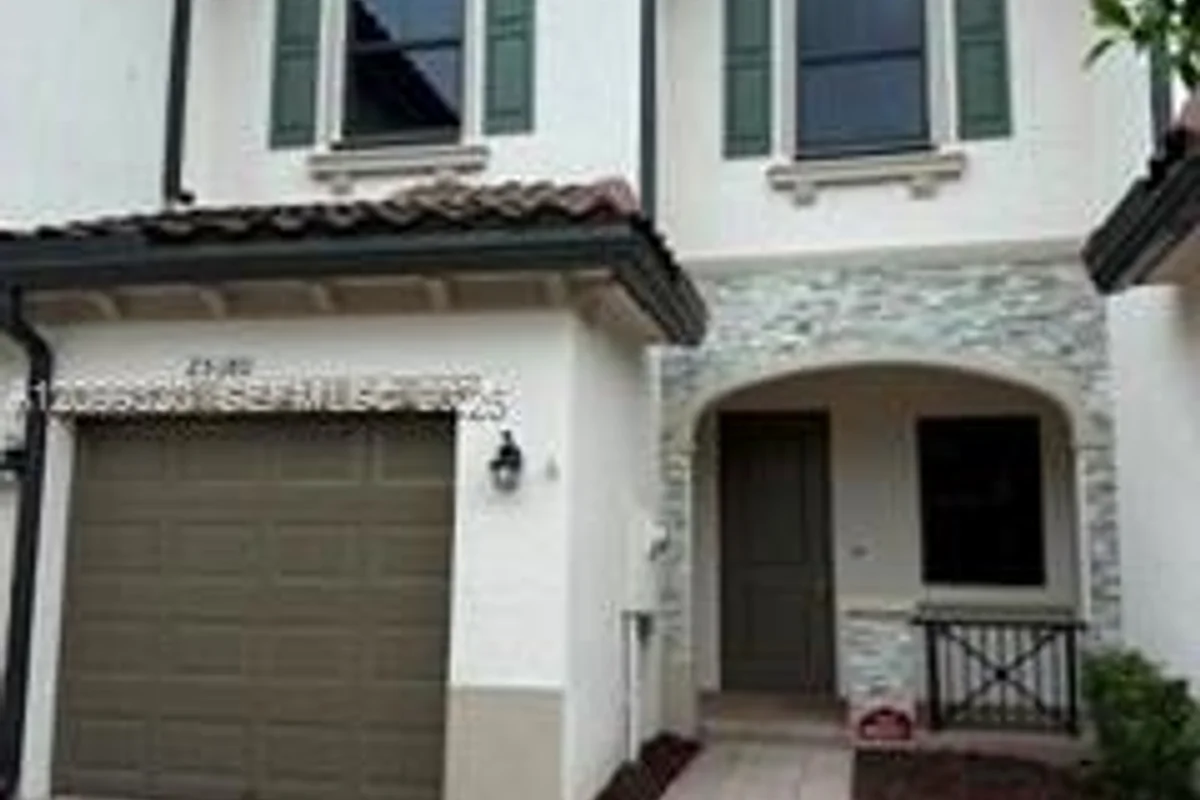 25180 SW 114th Ave, Homestead: photo 1 of 21