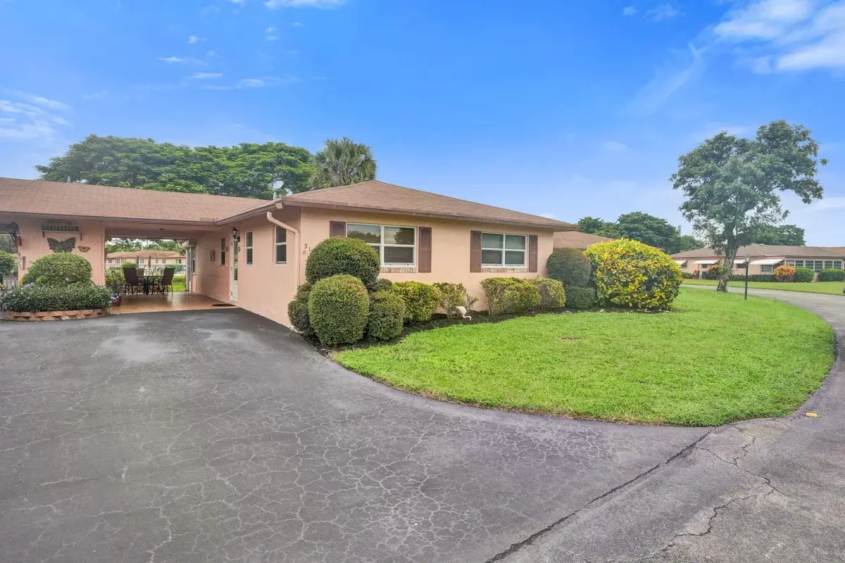 311 Flamingo Ln, Delray Beach: photo 1 of 39