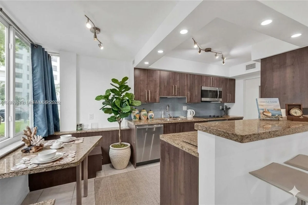 250 180th Dr #155, Sunny Isles Beach: photo 1 of 13